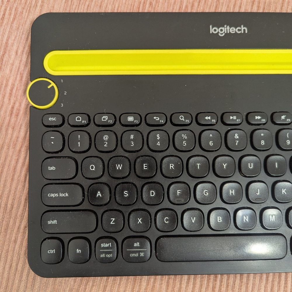 Logitech K480 Bluetooth Keyboard - Picture 2 of 5